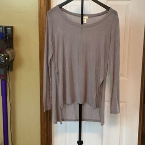 Wet Seal Long Sleeve Top in Soft Gray